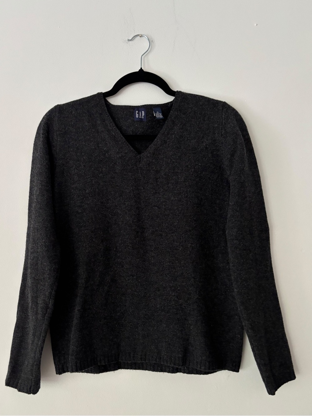 Vintage Gap 100% Lambswool V Neck Sweater M Charcoal Gray Pullover Classic